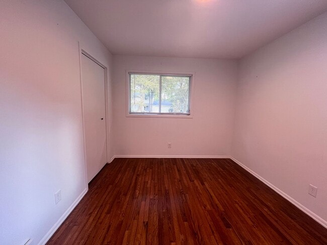 Building Photo - Two Bedroom Duplex SE Side w/ Decorative Fireplace! One Stall in Garage!