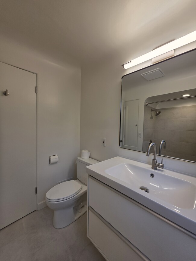 Building Photo - 963 Parkway Dr NW