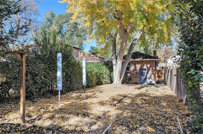 Building Photo - Spacious 2 bedroom home in the heart of City Park! LEASING SPECIAL INFO BELOW