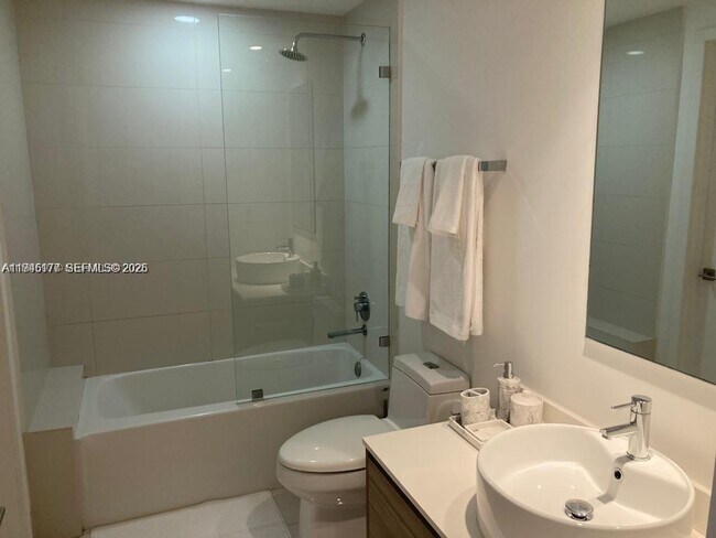 Building Photo - 121 NE 34th St