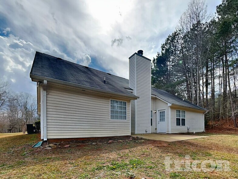 Building Photo - 25 Dews Trail