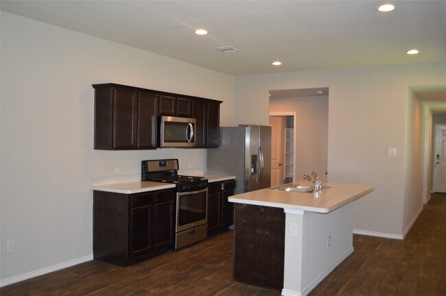 Building Photo - 16817 Lonely Pines Dr