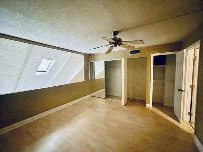 Building Photo - 57 Deer Creek Rd