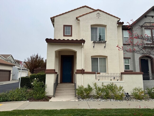 Primary Photo - Corner lot Roseville property!