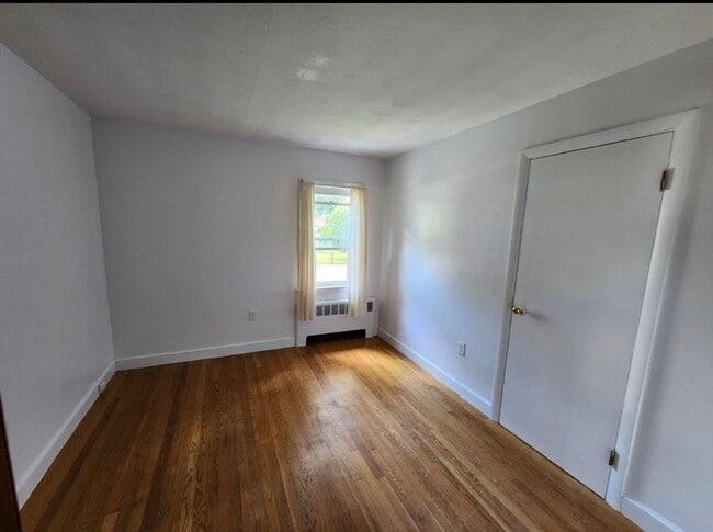 Building Photo - 9 Gregg St