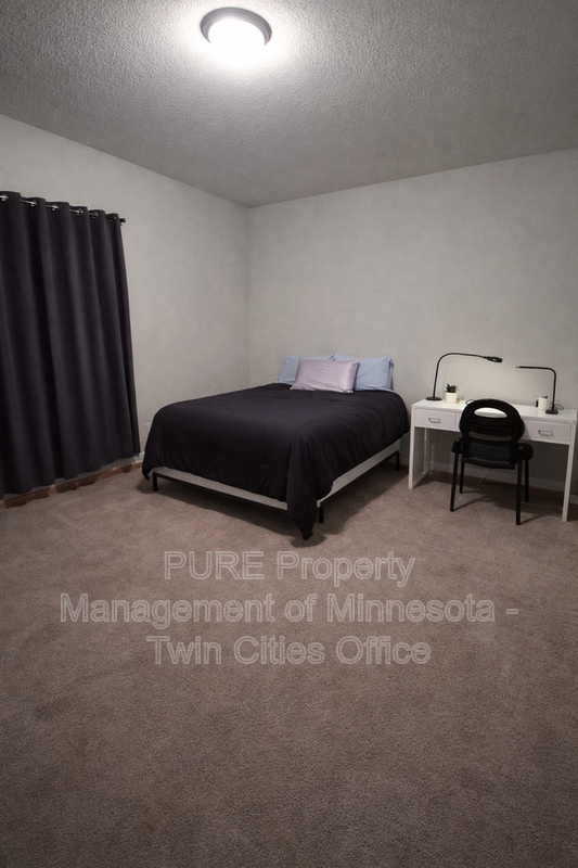 Building Photo - 15584 Empress Ave N