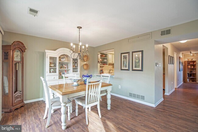 Building Photo - 502 Portsmouth Ct