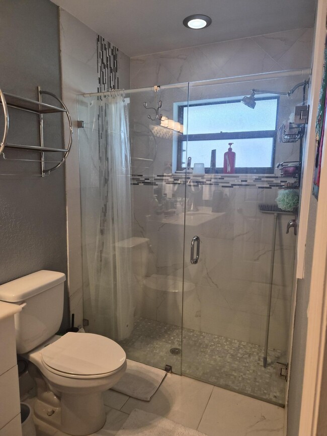 Building Photo - 80 Vía De Casas Norte