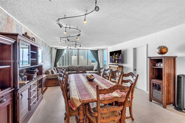 Building Photo - 5401 Collins Ave