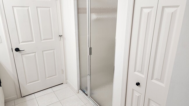 Building Photo - 3 BR 2.5 BA 1 CG rental in secure gated To...