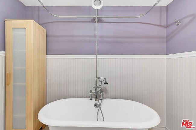 Building Photo - 2630 S Bedford St