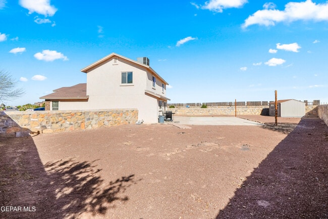 Building Photo - 14141 Tierra Leona Dr