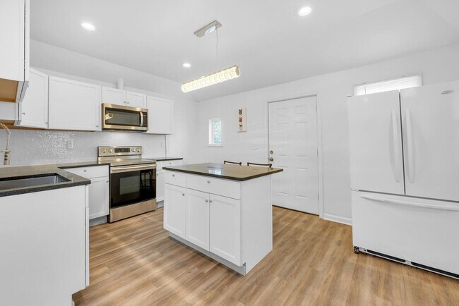 Building Photo - 3838 Bagley St