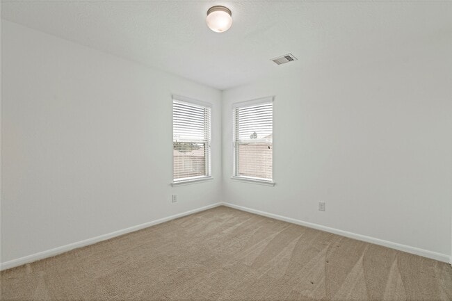 Building Photo - 25435 Autumn Woods Dr