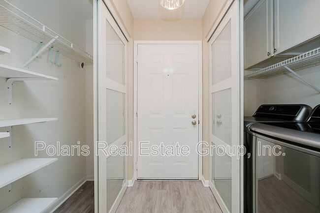 Building Photo - 4540 Village Ct