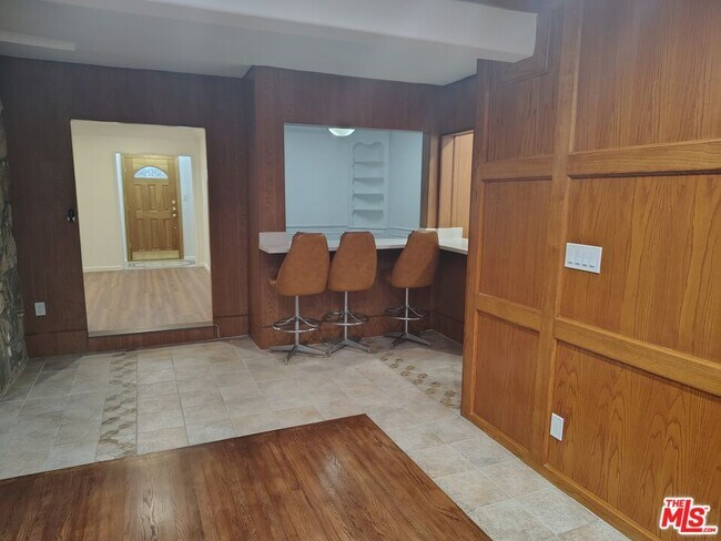 Building Photo - 5446 Angeles Vista Blvd