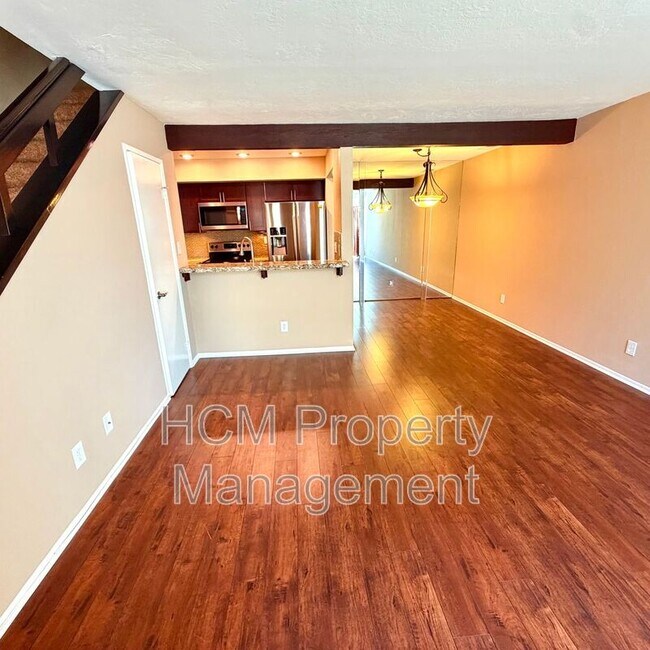 Building Photo - 25761 Le Parc