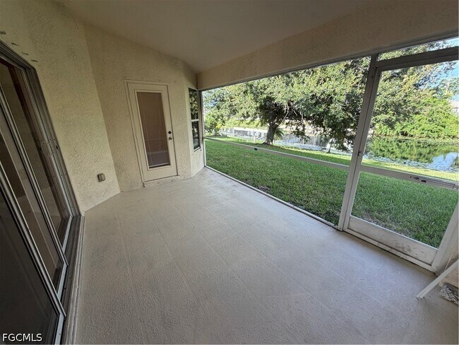 Building Photo - 905 SW 8th Ct