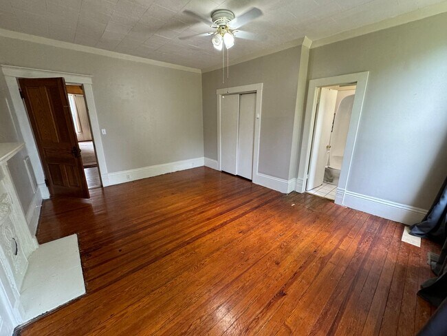 Building Photo - Large Historical 3/2 House in Summerville-$1,595