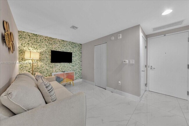 Building Photo - 16385 Biscayne Blvd