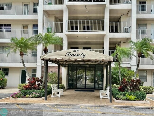 Building Photo - 2671 S Course Dr