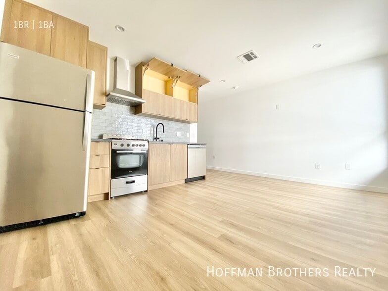 Building Photo - 233 Rosemont Ave