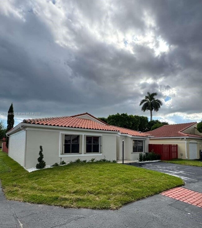 Building Photo - 440 SW 88th Ct