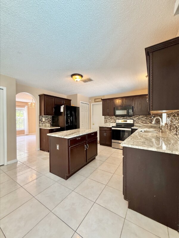 Building Photo - 1431 Teal Dr