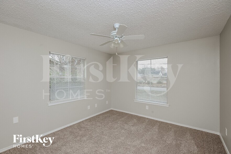 Building Photo - 3001 Rufe Snow Dr