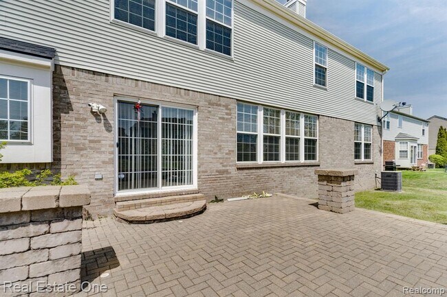 Building Photo - 14864 Liri Dr