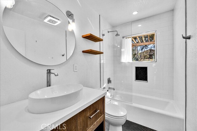Building Photo - 61381 Alta Mura Dr