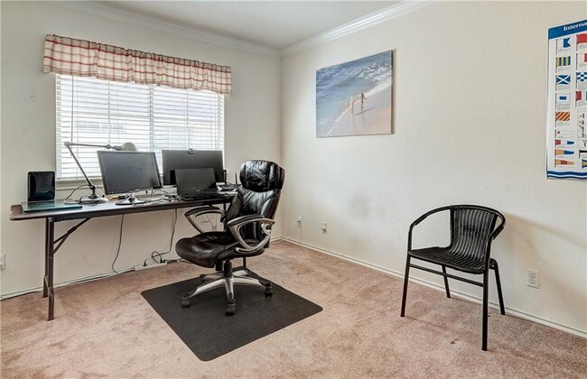 Building Photo - 1711 Fall Creek Dr