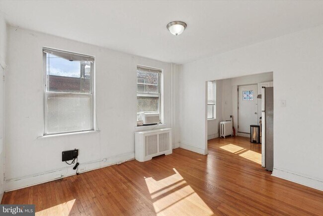 Building Photo - 1710 S 10th St