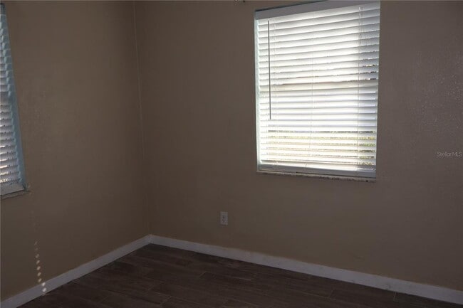 Building Photo - 4732 W Lawn Ave
