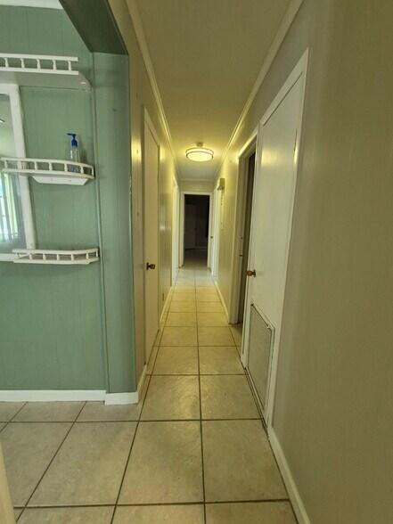 Building Photo - 1016 Elm St