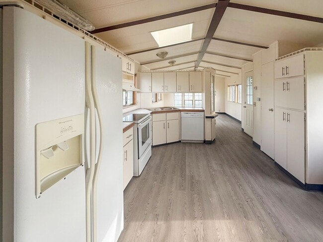 Building Photo - Cozy 2 Bed, 2 Bath Manufactured Home