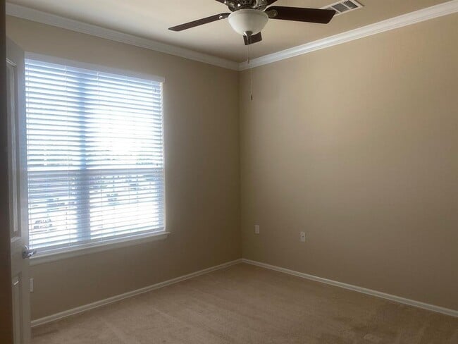 Building Photo - 721 Independence Creek Ln