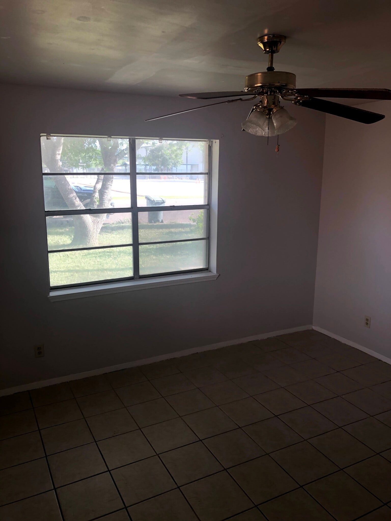 Master bedroom - 601 E Williamson Ave