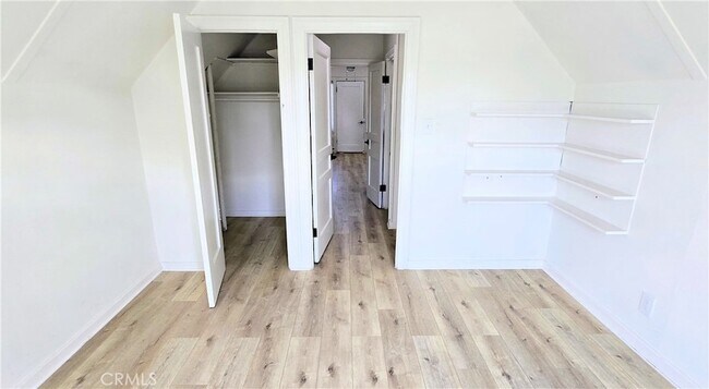 Building Photo - 5747 Jefferson Ave