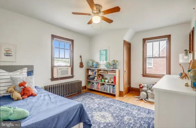 Building Photo - 1123 44th Pl SE