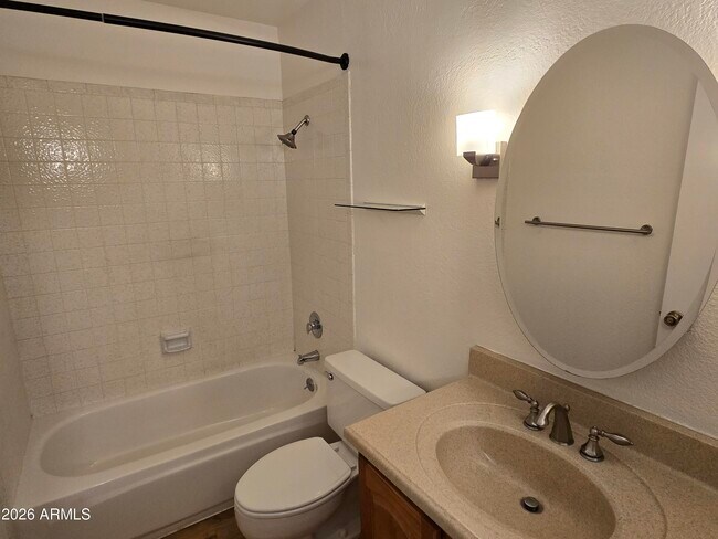 Building Photo - 7417 N Vía Camello Del Norte