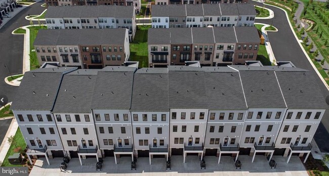 Building Photo - 21764 Dollis Hl Ter