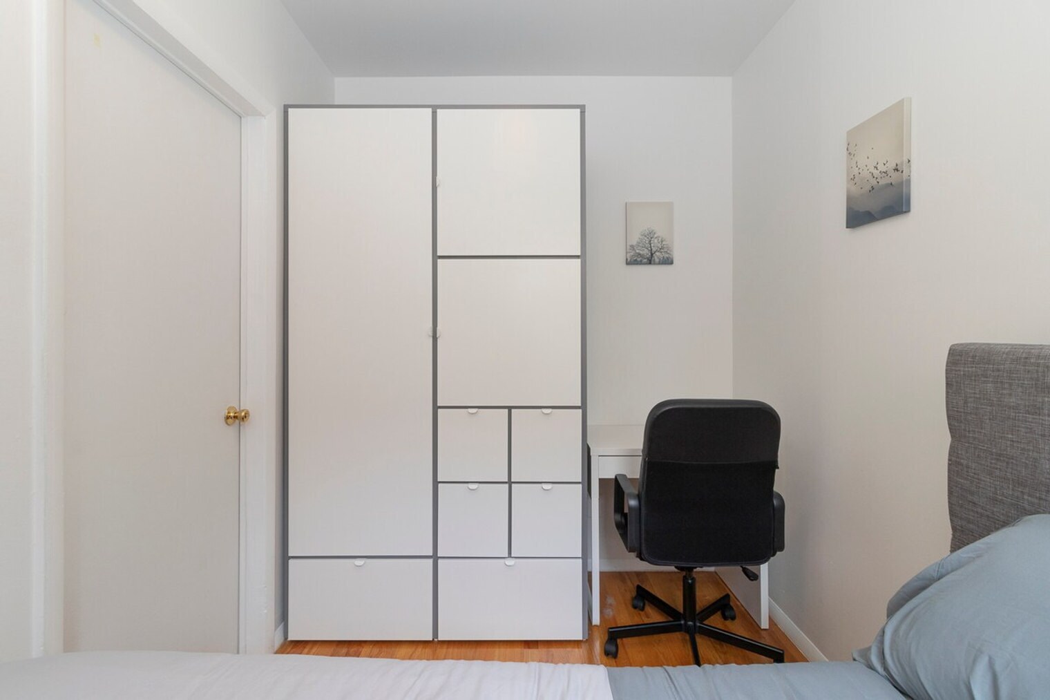 Building Photo - 130 E 95th St