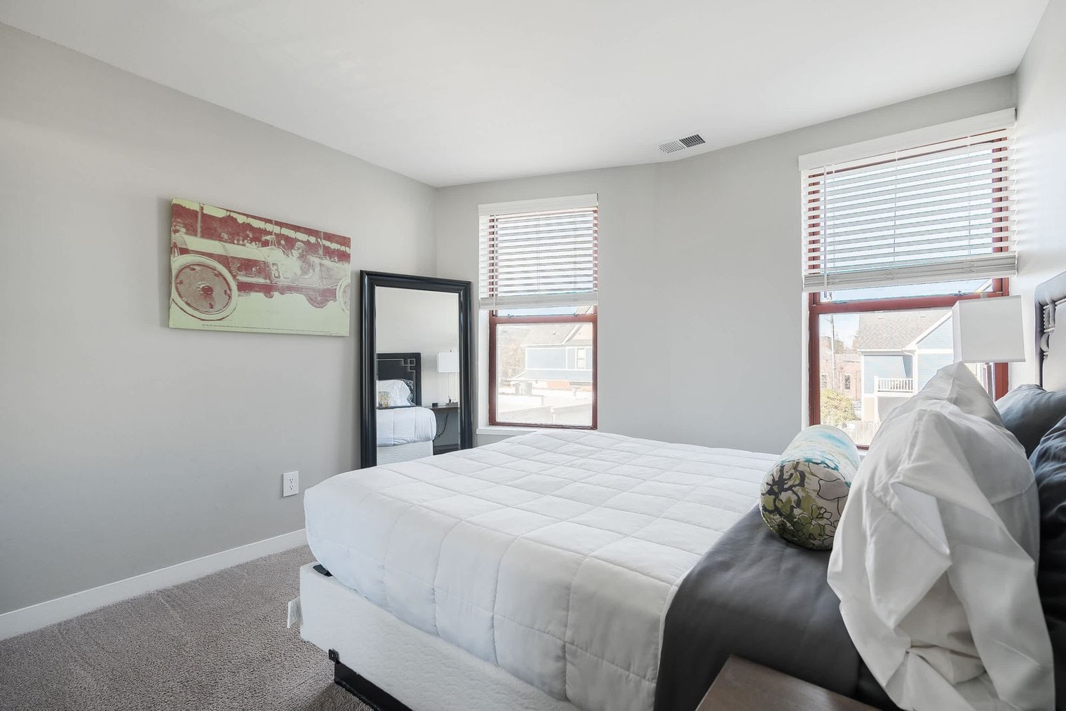 Building Photo - 615 N East St