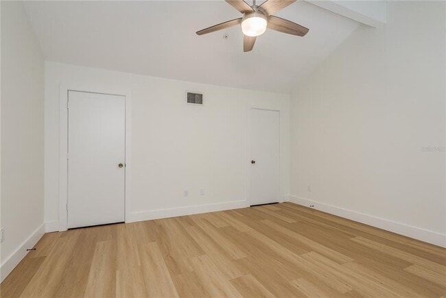 Building Photo - 320 ISLAND Way