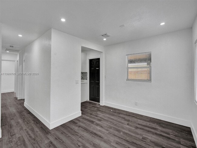 Building Photo - 6420 SW 22nd Ct