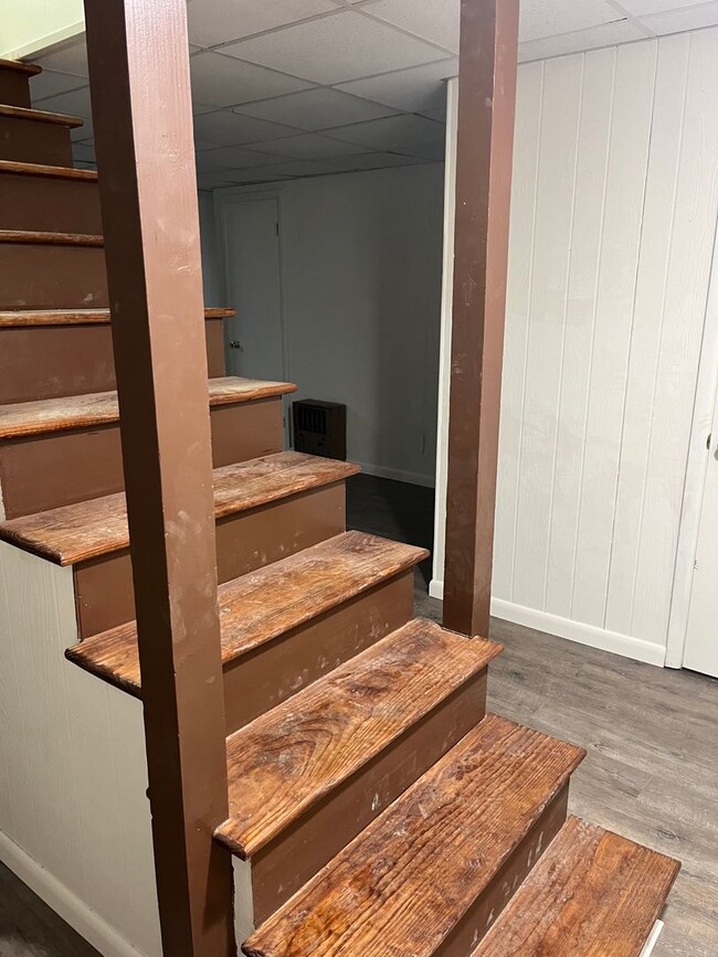 Building Photo - Newly Remodeled Single Family Home - Howar...