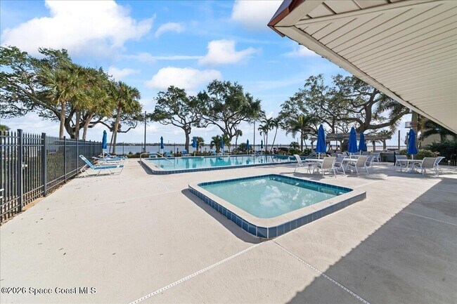 Building Photo - 1025 Rockledge Dr