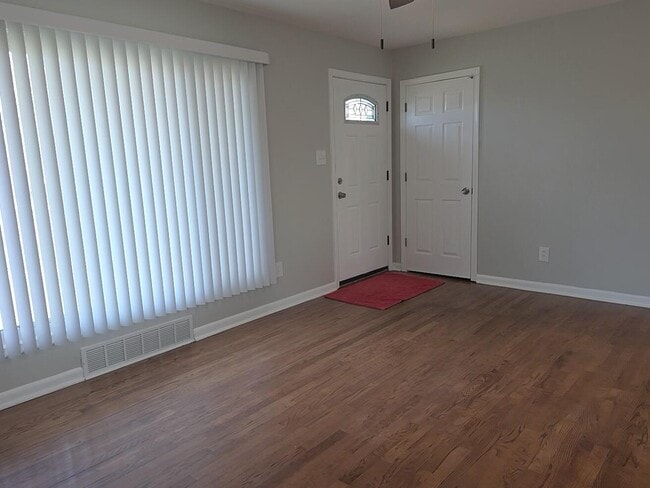 Building Photo - 1962 Mary Catherine St