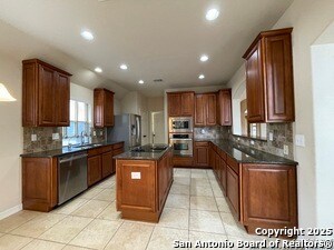 Building Photo - 11626 La Granja